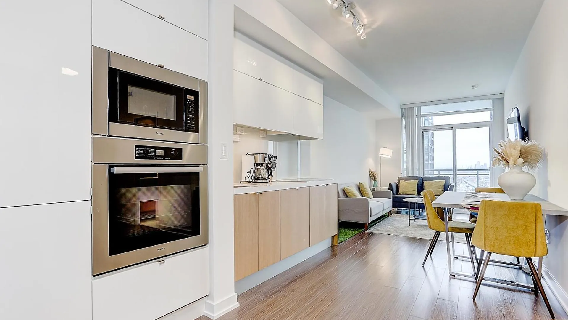 Lakeview Apartments Downtown Toronto